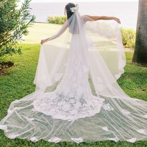 Grace loves lace fleur veil